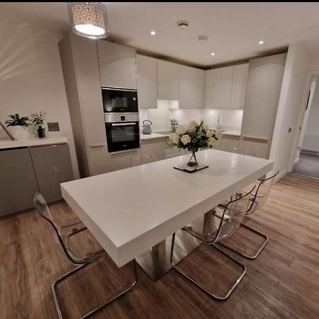Modern Apartment, Sleeps 6, Belfast City Centre ภายนอก รูปภาพ