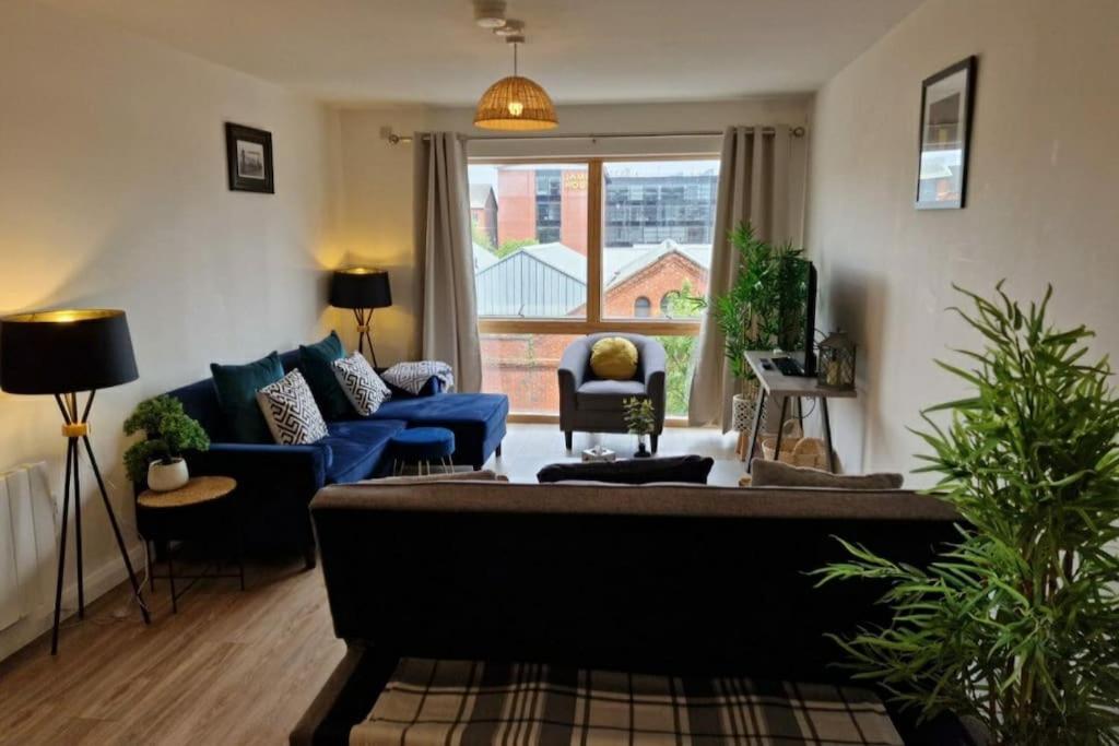 Modern Apartment, Sleeps 6, Belfast City Centre ภายนอก รูปภาพ